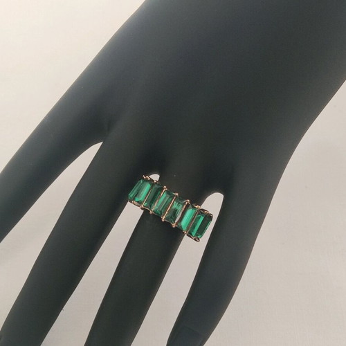 Women's ring used with decorative stones gold color