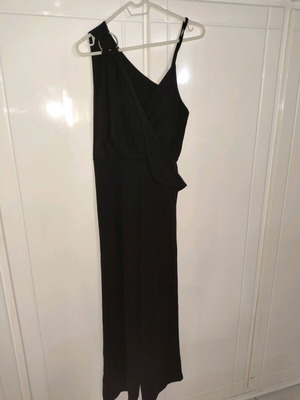 One-piece jumpsuit medium with ring on one shoulder like new, black