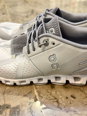 On Cloud 5 running shoes used, size 38.5, grey