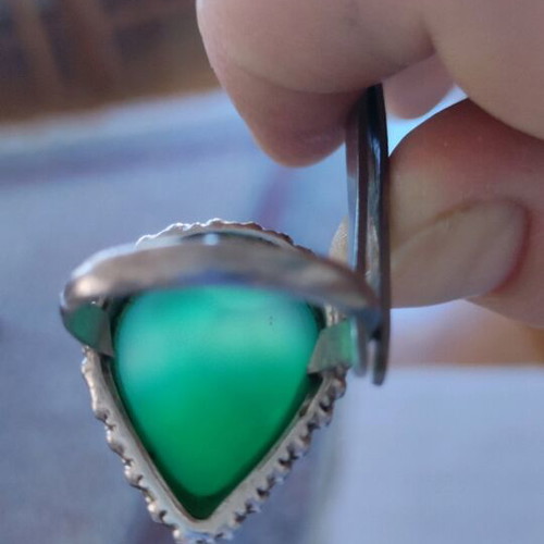 Silver 925 ring with green onyx teardrop cabochon like new
