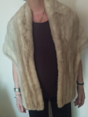 Etole beige sugar color from mink like new