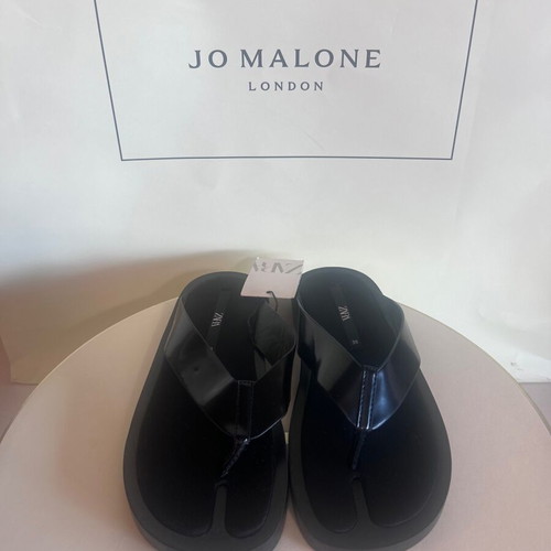 Zara thong sandals new, size 38, black flatform