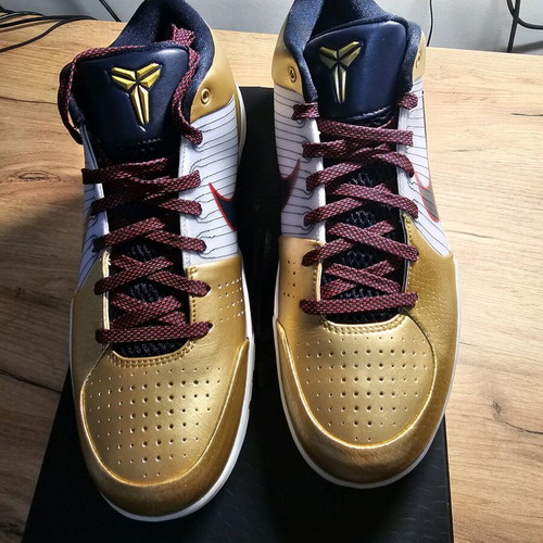 Kobe 4 Gold Medal athletic shoes new, Nike, gold size 45