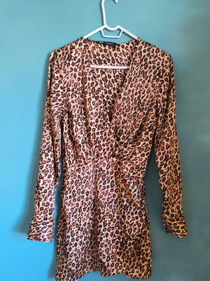 Дамска рокля Zara с леопардов принт нова, Small