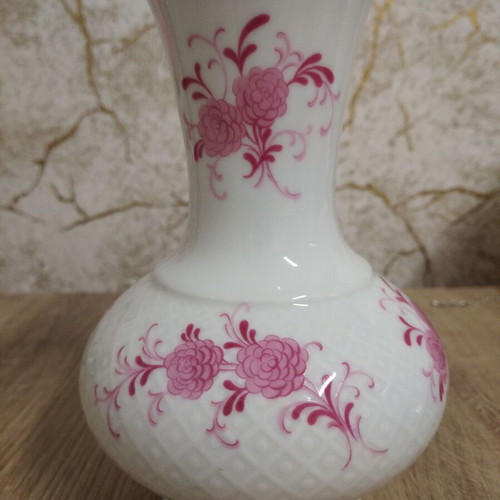 Vintage porcelain vase Seltmann Weiden Annabell series like new