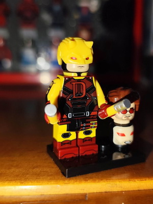 Daredevil Yellow-Red Suit V2 φιγούρα σαν καινούργιο με αξεσουάρ