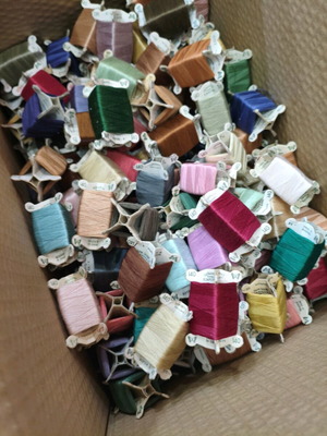 Butterfly spools new, pack of 370, assorted colors