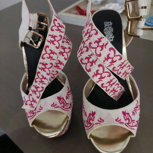 Fullah Sugah sandals new, white with off-white fabric details, size 37