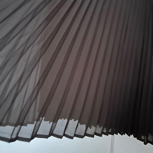 BENETTON pleated thin skirt, with lining, brown color, size 42 (M), thin and lightweight.