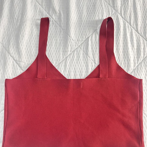Pink Woman knitted crop top berry color size L like new