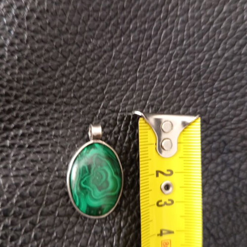 Silver necklace with natural malachite crystal new