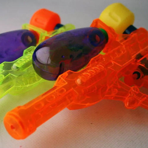 Old water guns 22cm from 1990s, set of 2