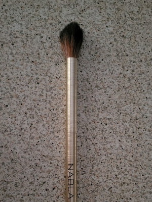 Nabla Highligher Brush new classic brush for highlighter
