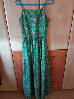 Le vertige maxi dress like new, green with paisley pattern