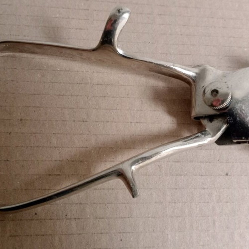Vintage hair clippers used, pack of 2, American and German