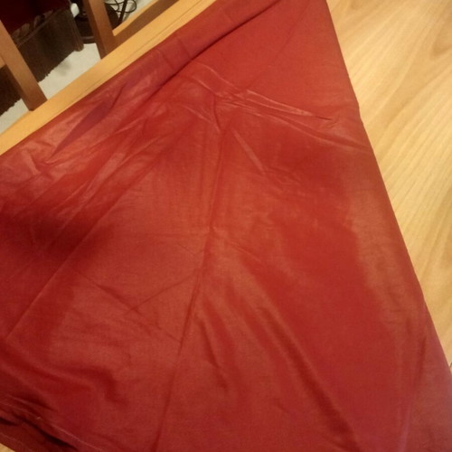 Burgundy round tablecloth used, diameter 2.65m large size