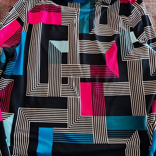 Cecil sweatshirt colorful thin XL like new with geometric patterns