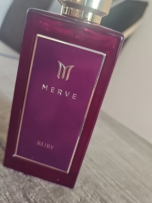 Merve Ruby perfume decant 3 ml new, authentic