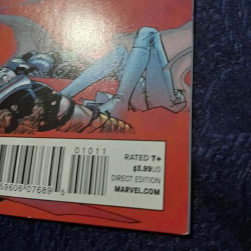 Uncanny X-men #10 like new with signature Marvel Comics