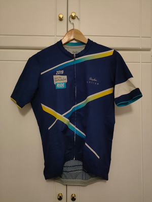 Rapha cycling jersey short sleeve size large like new