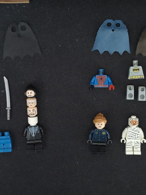Lego Minifigures και κομμάτια μεταχειρισμένα, μερικά μη επίσημα