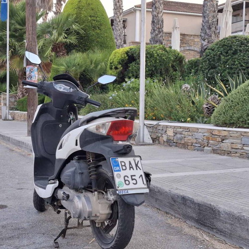Sym Symphony 150 scooter like new, 17,000 km, white