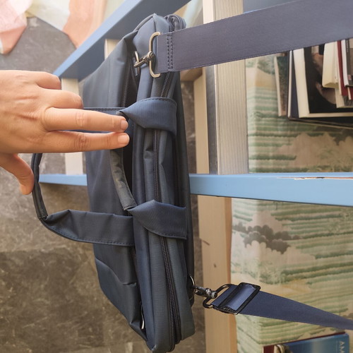 Rivacase laptop bag used with side pockets blue