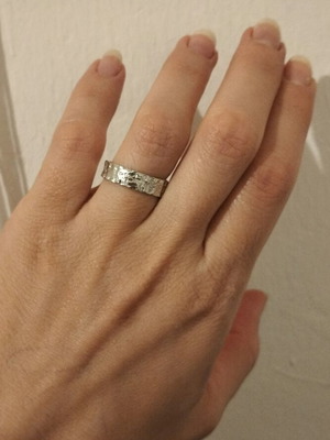 Laitnesse silver ring with hammered surface, new