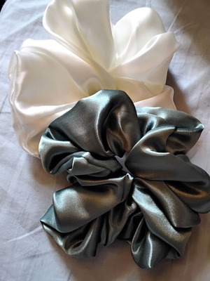 Scratches handmade satin new