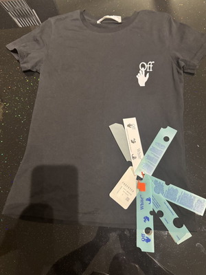 Off-White T-shirt new, unisex size small, black