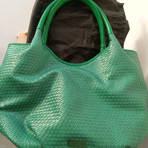 Triton shoulder bag like new, green