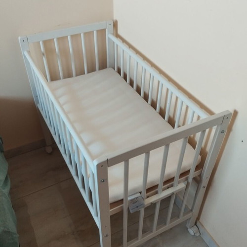 Wooden baby cot 90x50 with Greco Strom mattress