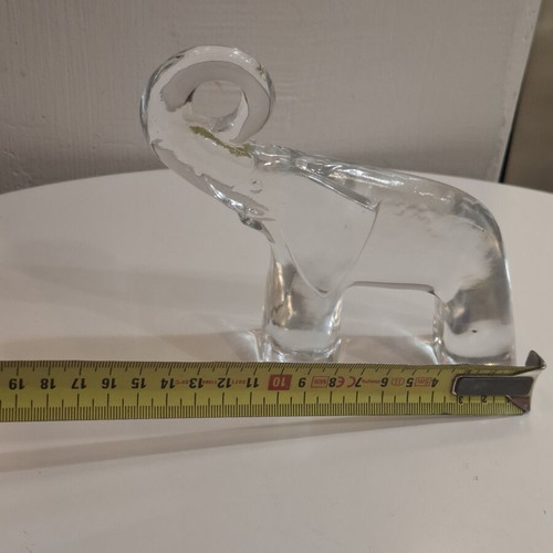 Kosta Boda glass elephant figurine paperweight like new