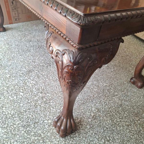 Wooden solid dining table with 8 chairs like new