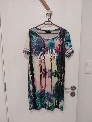 Eleven Paris Coachella dress colorful, like new, size small