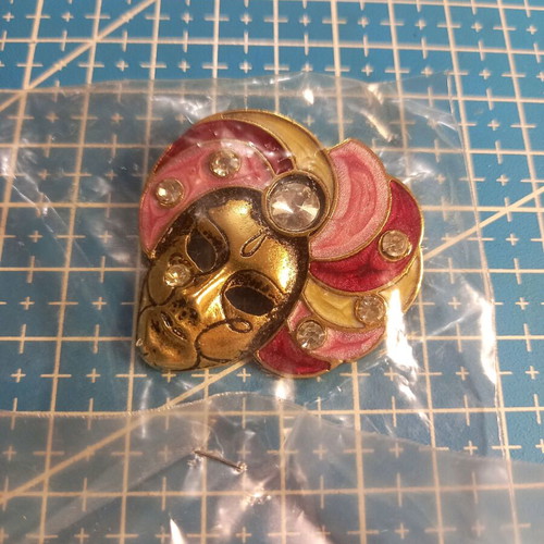 Mask pin from Venice carnival new, multicolored