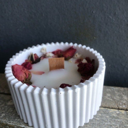Bomboniere candle with roses new