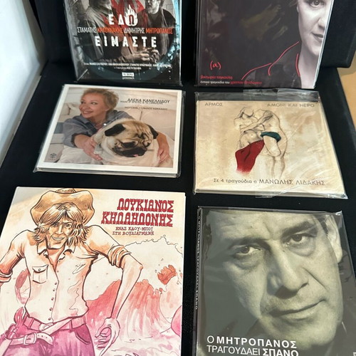 CDs έντεχνα σαν καινούργια, πακέτο περίπου 100 τεμαχίων