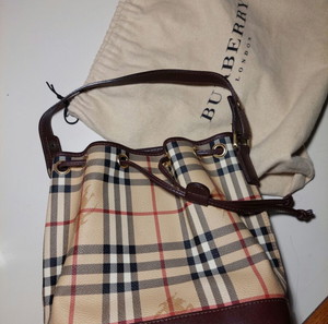 Burberry Bucket τσάντα