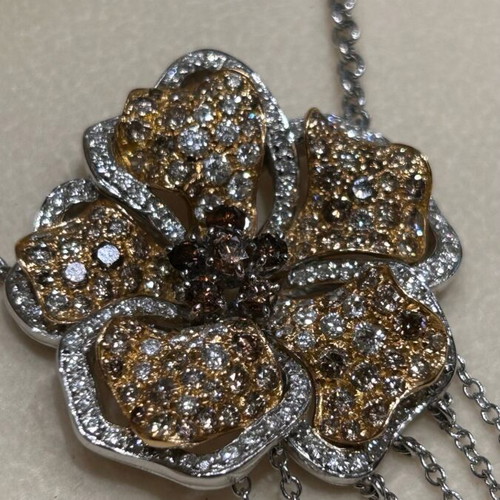 K18 white and yellow gold pendant necklace with diamonds and certificate