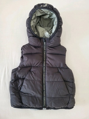 Zara sleeveless jacket for 6-9 months baby