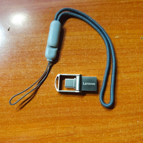 Lenovo USB Flash Disk 1 TB like new with USB Type C and USB A