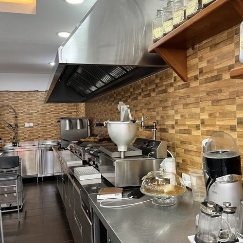 Bistro cafe business for sale in Artemida, fully equipped
