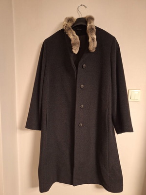 Women's wool coat made in Italy, like new, size M