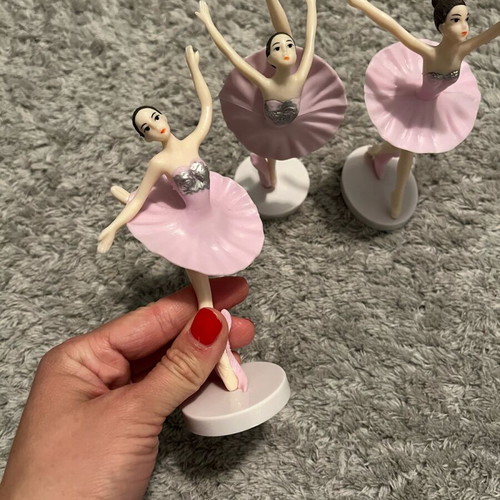 Plastic ballerinas set of 3 like new