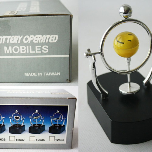Vintage 80's Magnetic Disk Pendulum Smile Taiwan new