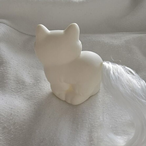 White Little Kitty Bella figure new