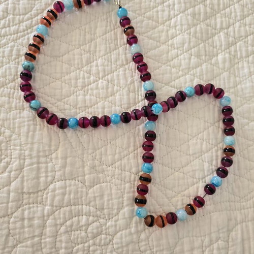 Iris multicolor necklace like new