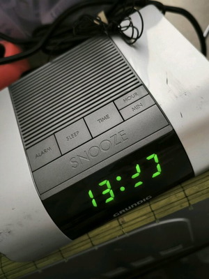 Grundig DC-9/AC-230 ψηφιακό ραδιόφωνο με ξυπνητήρι μεταχειρισμένο AM/FM