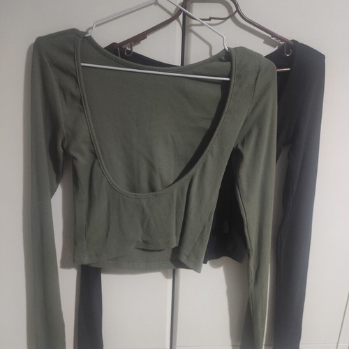 Mind Your Style ribbed blouses with open back like new, S/M, black and khaki